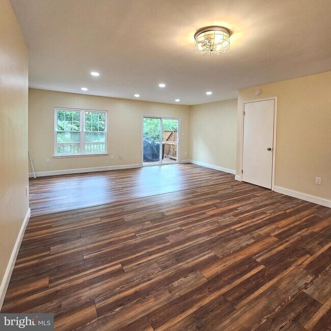 Building Photo - 7811 Wintercress Ln