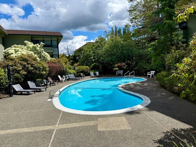 Building Photo - Beautiful 2 bed, 2 bath Shoreline Condo, $2400/mo.