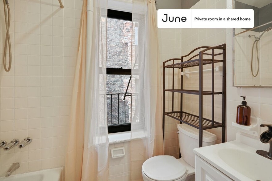 Building Photo - Room in Shared 3 bed/2 bath home in Hell's Kitchen