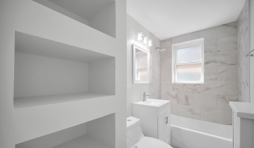 Building Photo - 5132 S Drexel Ave