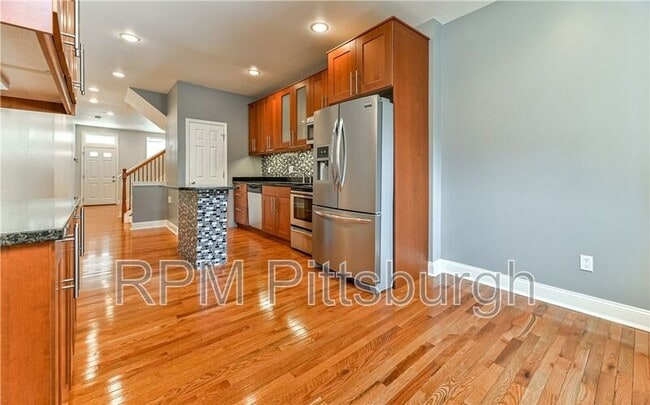 Building Photo - 185 Almond Wy