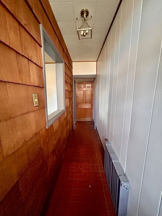 Building Photo - Lovely Two Bedroom Townhouse in Columbia W...