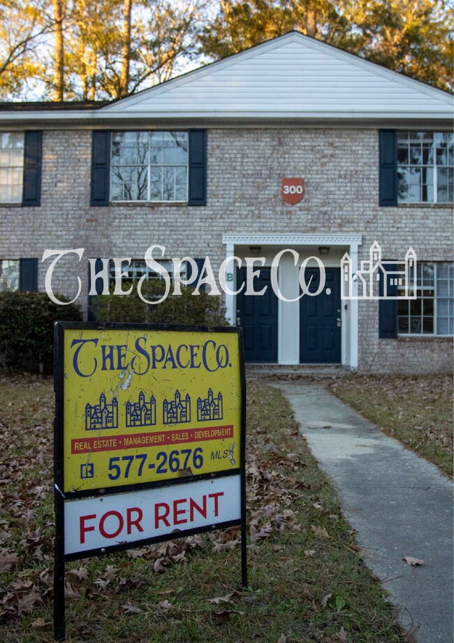 Building Photo - Furnished 2Br/ 1.5 BA -300 Crestview Drive Unit D