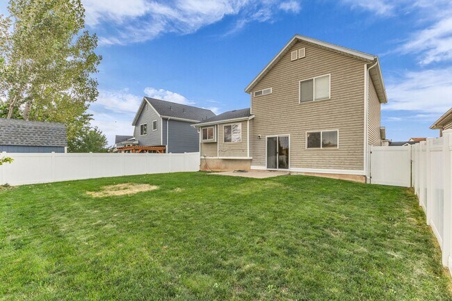 Building Photo - 126 S 300 W