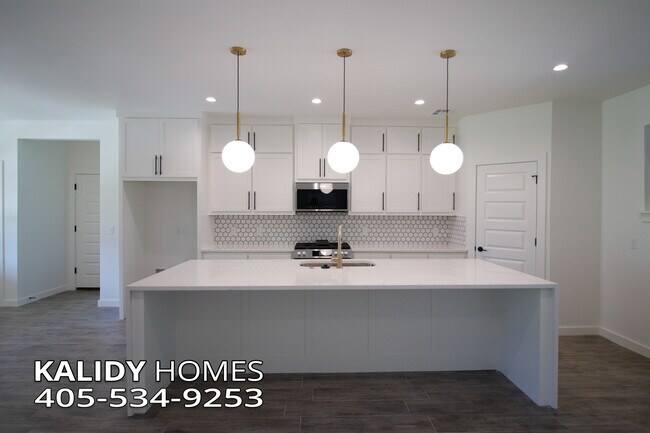 Building Photo - 2141 Kalidy Dr