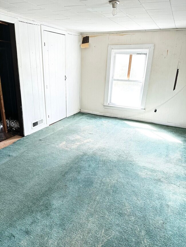 Building Photo - 118 Ripshin Rd