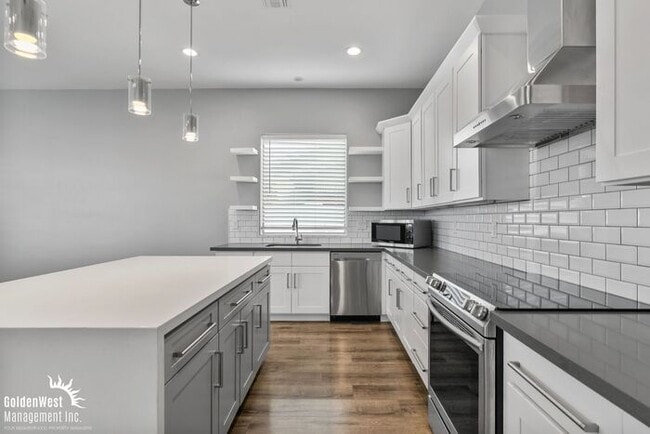 Building Photo - Fairmount Ave