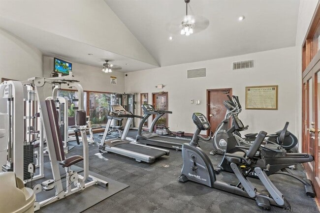 Building Photo - Great one bedroom in UTC!