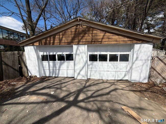 Building Photo - 316 W Main St