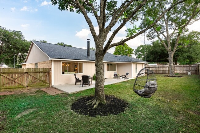 Building Photo - 19727 Redroot Dr