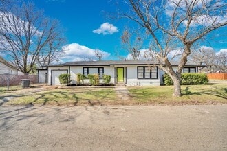 Building Photo - 413 Shaw St