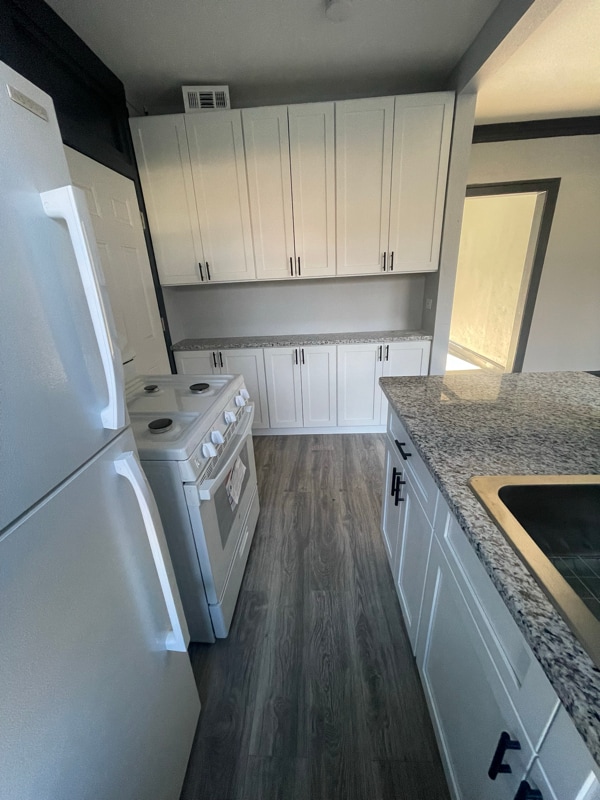 Building Photo - 5446 W Huron St