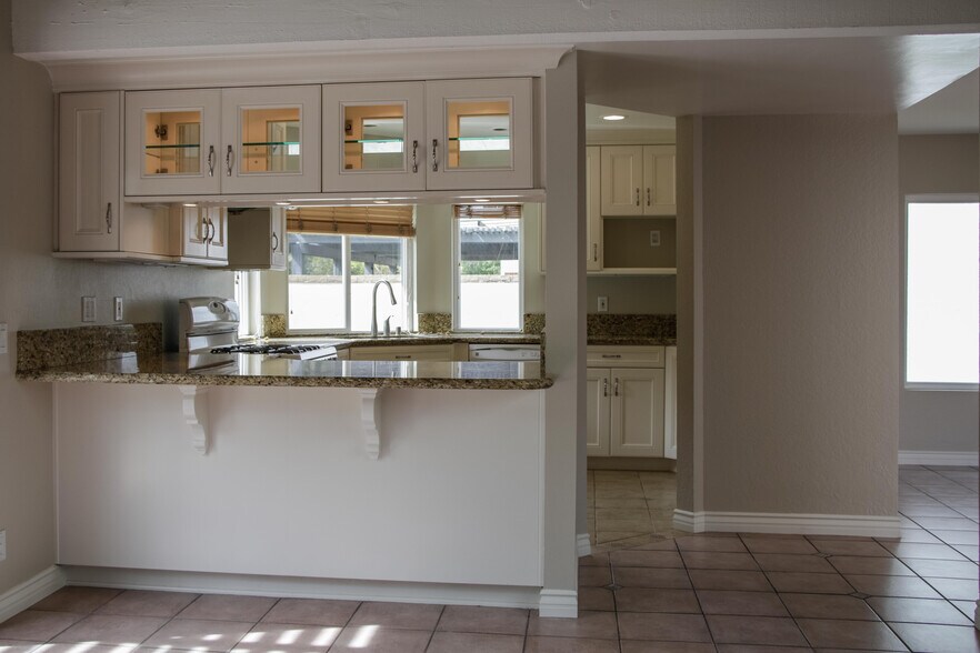 Building Photo - 21705 Cabrosa