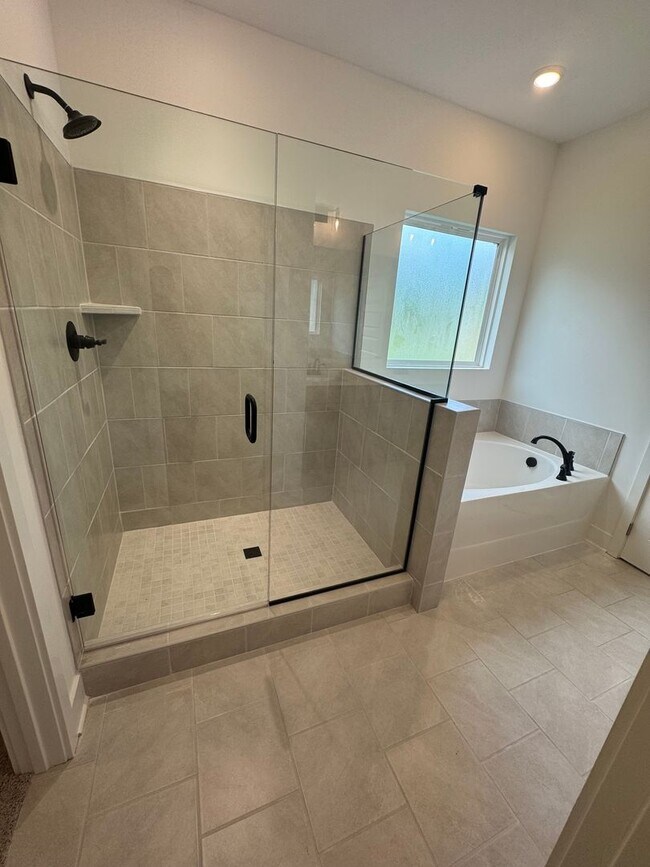 Building Photo - 8605 Overhill Ct