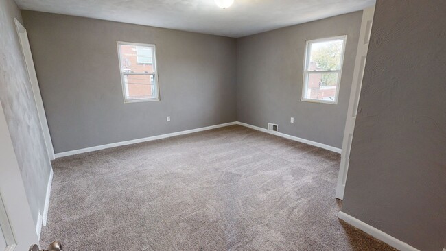 Building Photo - Renovated 2 Bed /1 Bath Single Family Home...