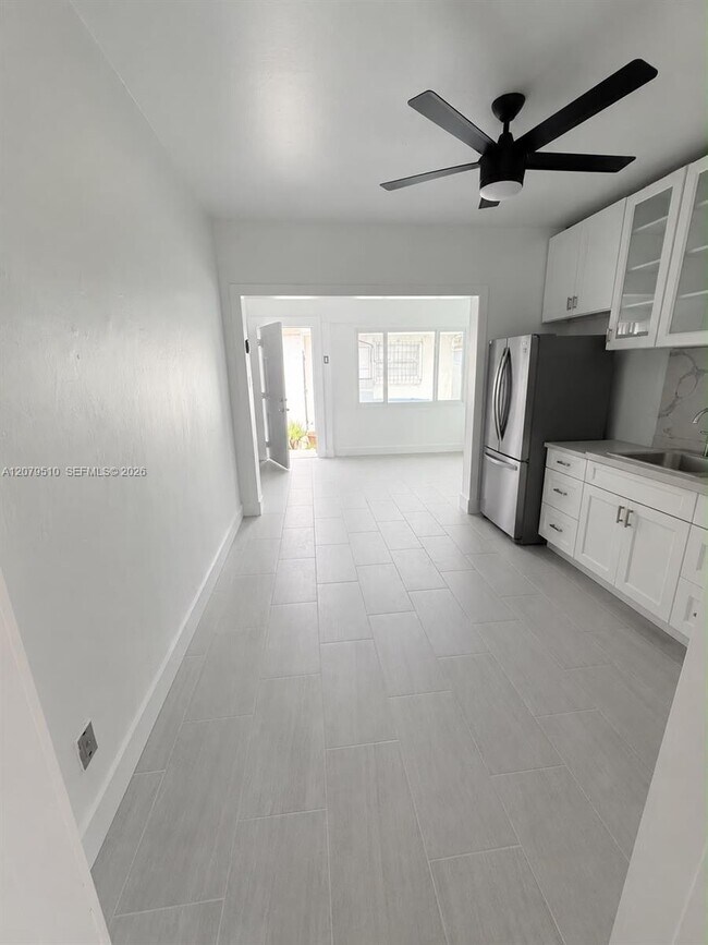 Building Photo - 1154 NW 34th Ave