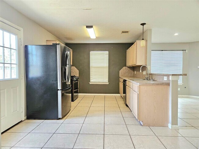 Building Photo - 18930 Larkspur Hills Dr