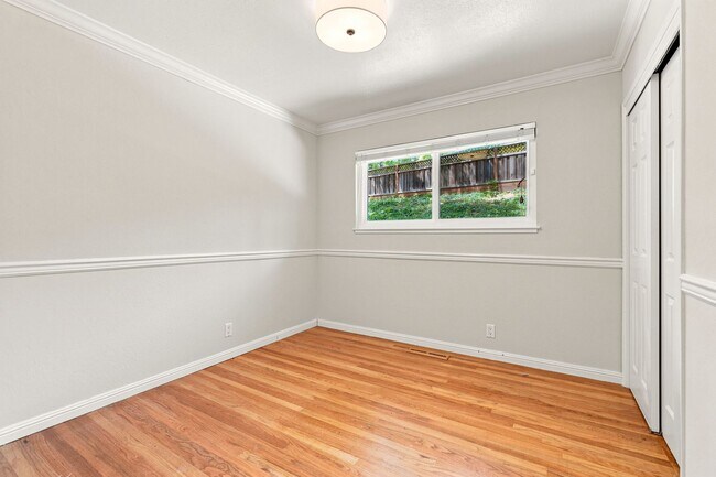 Building Photo - Spacious 4-bedroom 2-Bath in Desirable Area in Walnut Creek!