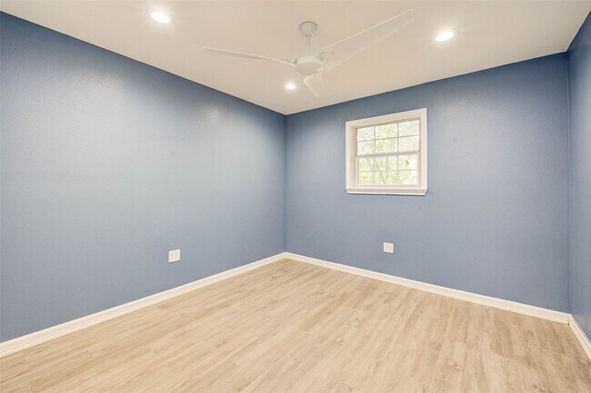 Building Photo - 8709 Knox St