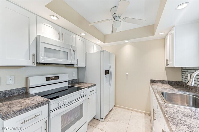Primary Photo - 1518 Edgewater Cir
