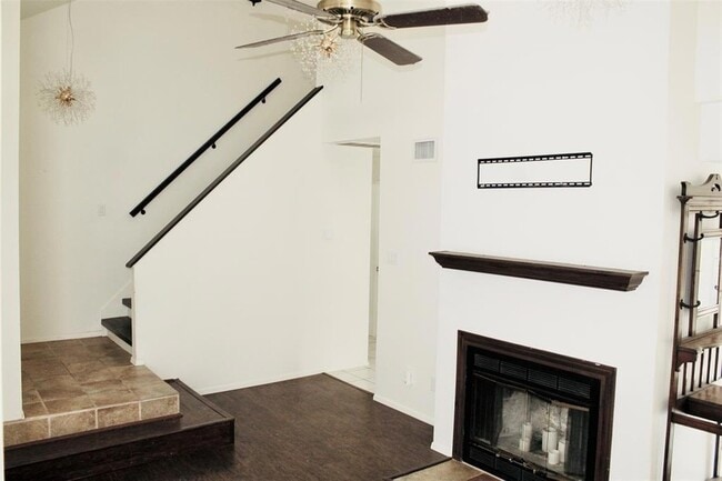 Building Photo - 105 Summit Ridge Dr N