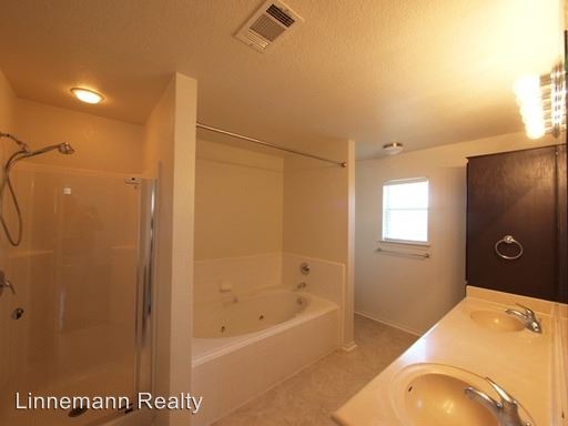Building Photo - 3812 Tiger Dr