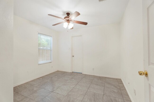 Building Photo - 823 Witherspoon Loop