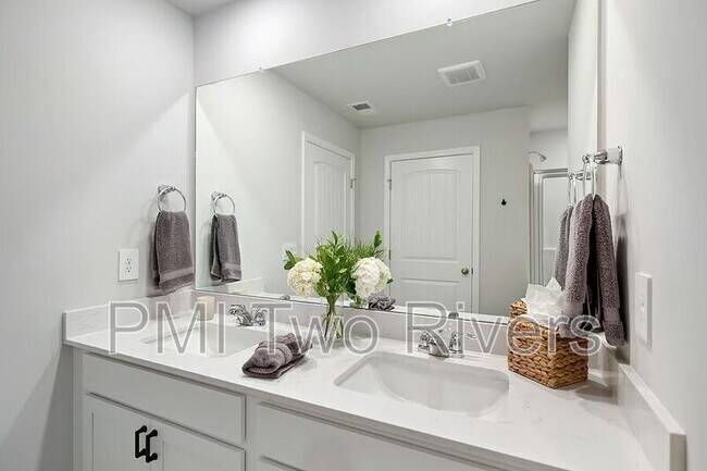 Building Photo - 5027 Benelli Dr
