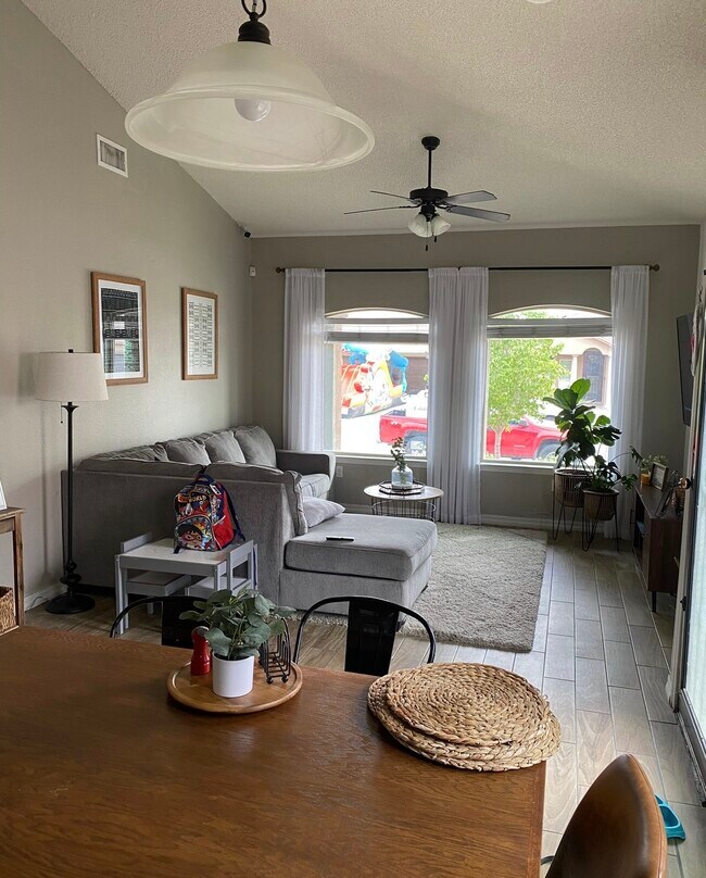 Building Photo - 1133 Montera Rd