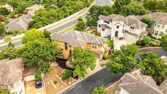 Building Photo - 2800 Waymaker Way