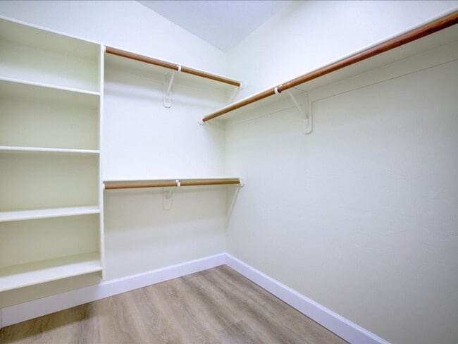 Building Photo - 3 Bedroom 2 Bathroom