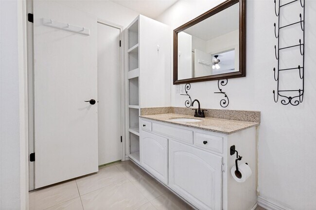 Building Photo - 5100 Verde Valley Ln