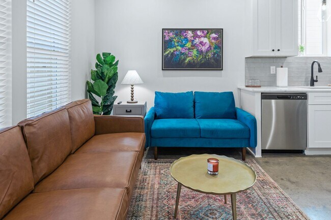 Building Photo - FULLY FURNISHED RENTAL AVAILABLE IN LAFAYETTE!