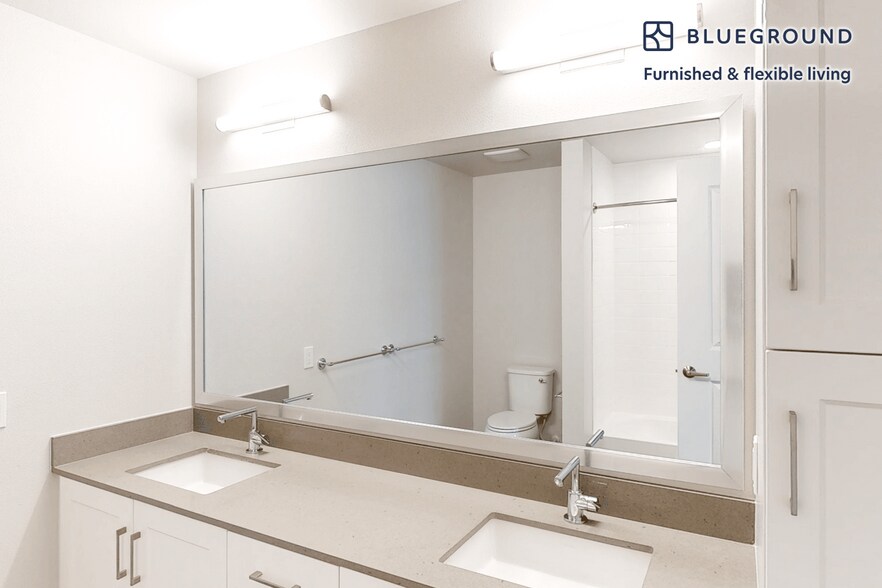 Building Photo - 1001 Harvey Dr