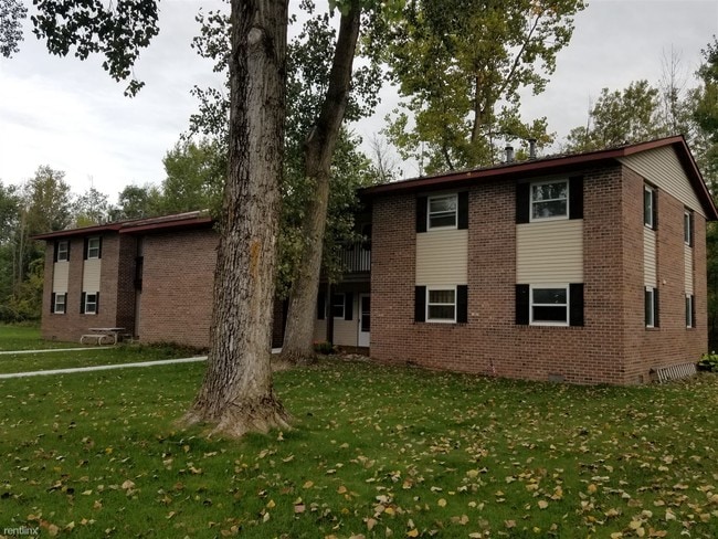 Building Photo - 101 Whispering Pines Blvd