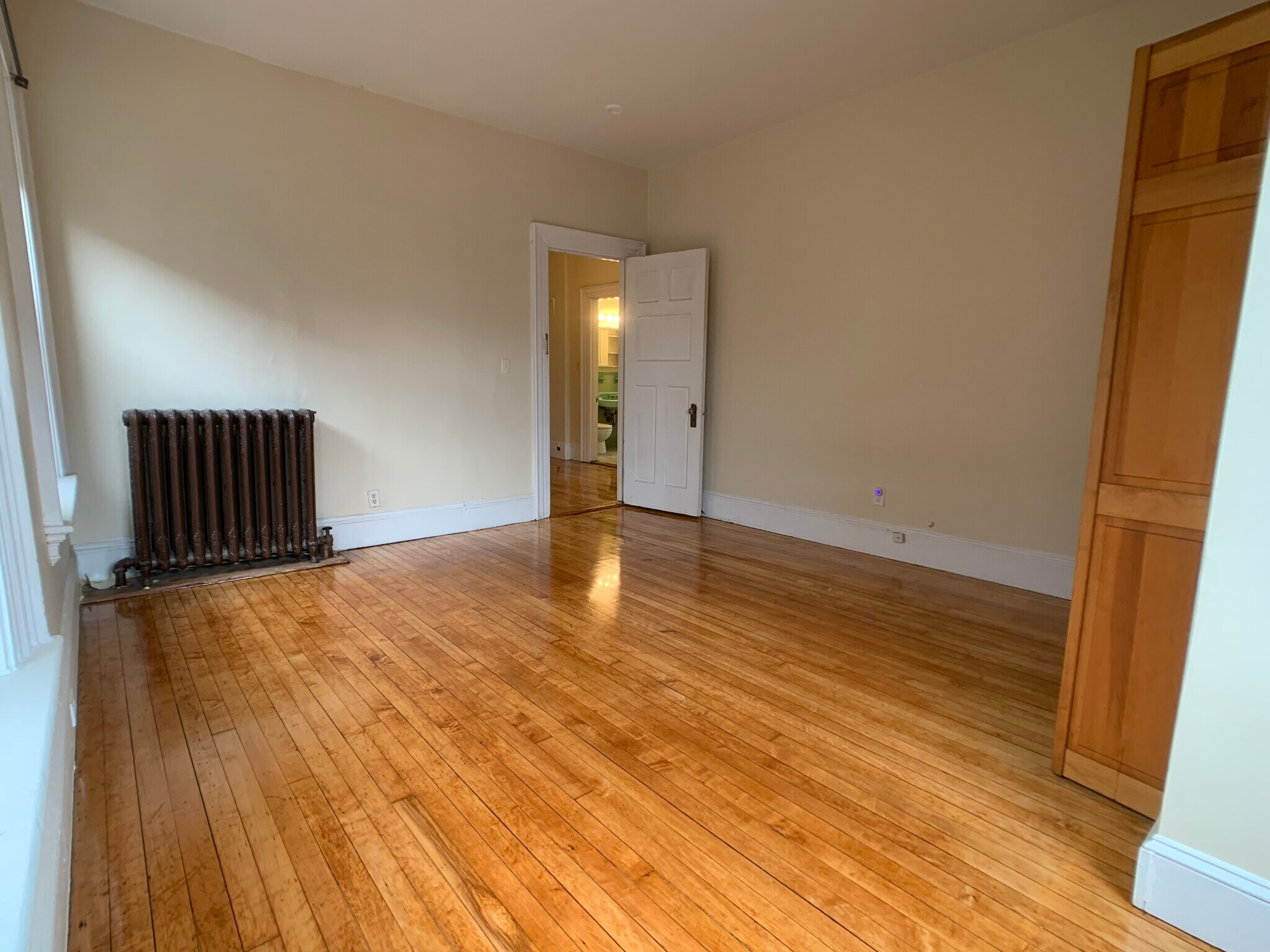 Building Photo - 456 Park Dr