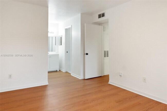 Building Photo - 15285 SW 107th Ln