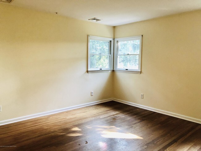 Building Photo - 108 Green Grove Rd