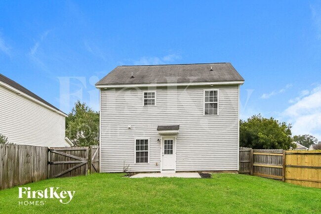 Building Photo - 105 Vinca Dr