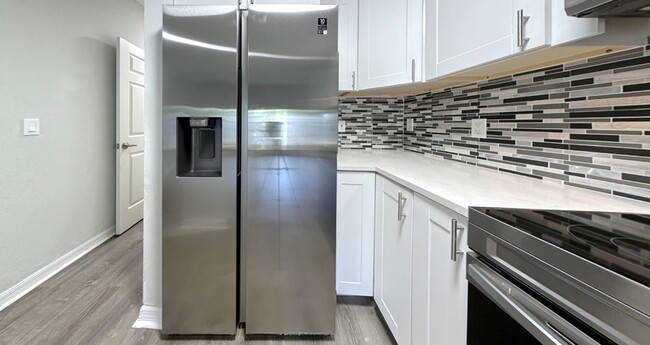 Building Photo - 4330 Tyler Cir N