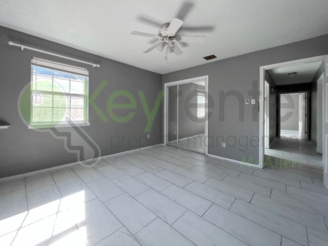 Building Photo - Beautiful 3bed/1.5 bath home in Edinburg!