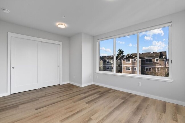 Building Photo - Stunning Brand-New Ballard Townhome with A...