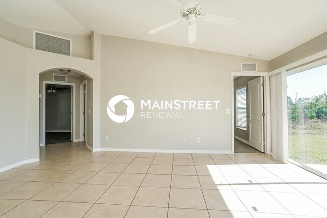 Building Photo - 3 Bedroom Pet-Friendly Home in LEHIGH ACRE...