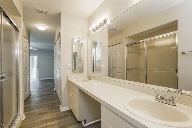 Building Photo - 9131 Buttercup Ct