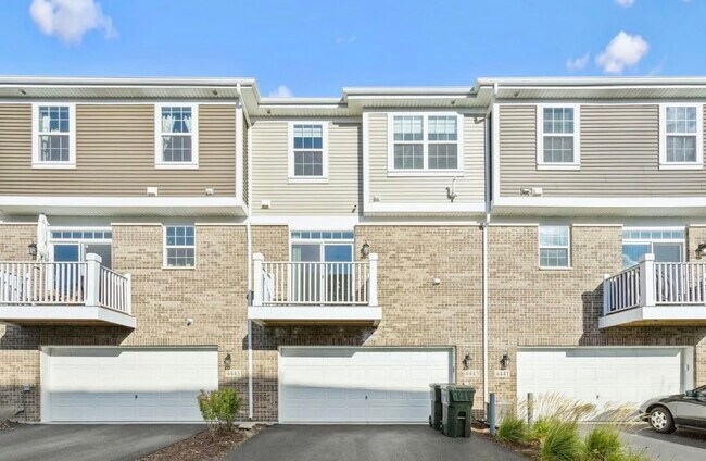 Building Photo - 4443 Monroe Ct