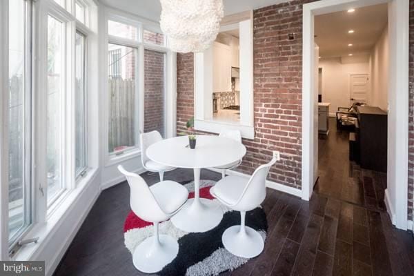 Building Photo - 1890 Ontario Pl NW