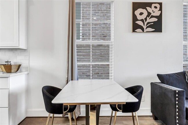 Building Photo - 4128 Willowbend Blvd