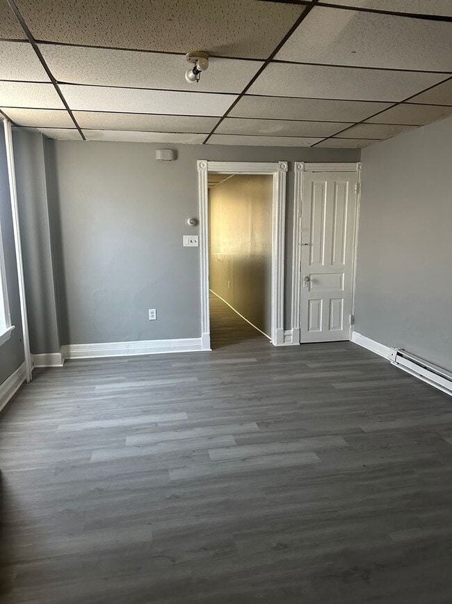 Primary Photo - 310 Bern St