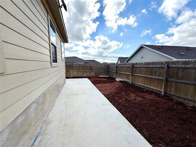 Building Photo - 216 Star Pass