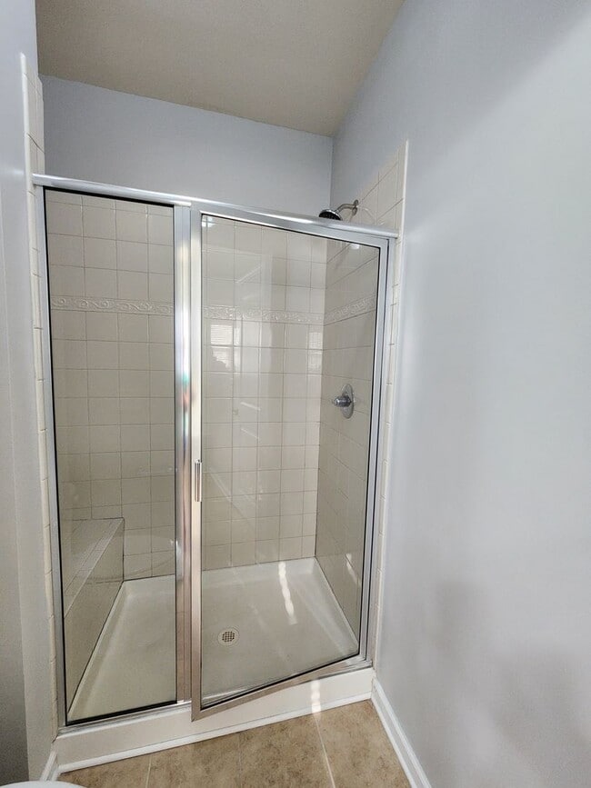 Building Photo - 4 Bedroom Cary Townhome! Great Location, N...
